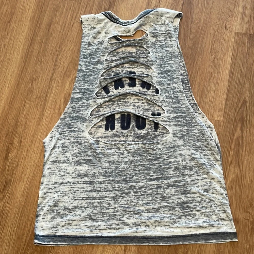 Bundle of Forever 21 Work-Out Tops - Picture 3 of 10